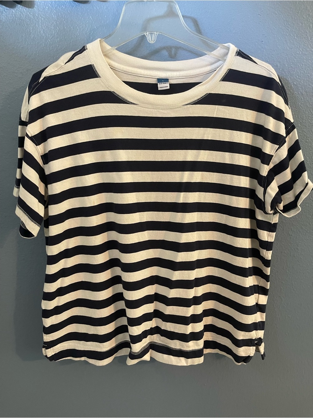 Old Navy Black and White Striped Short Sleeve Tee